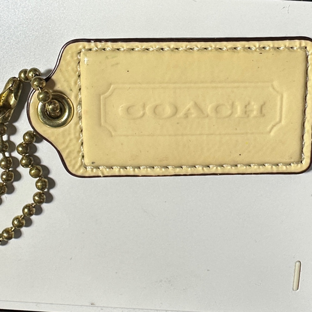 COACH Logo Hangtag Patent Leather Cream Fob Bag Luggage Charm Keychain - Picture 7 of 8